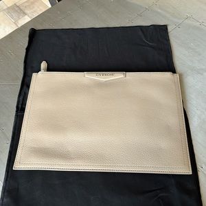 Givenchy Antigona envelope clutch bag pebbled pouch goat taupe bag dune 13.5x9